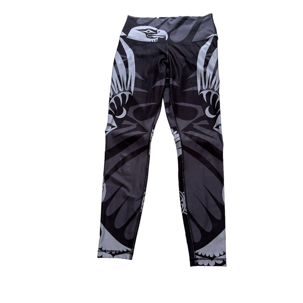 Nominou activewear leggings small black grey eagle ecofriendly totem Canadian